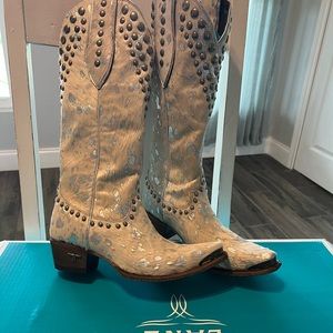 Lane Boots, Size 9.5 - Cowhide, Studded ~ New